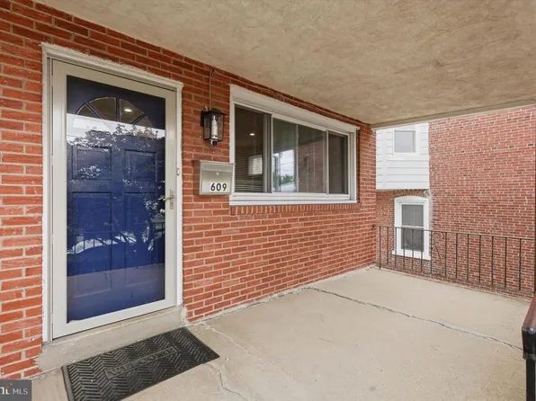 609 E Oak St, Norristown, PA 19401