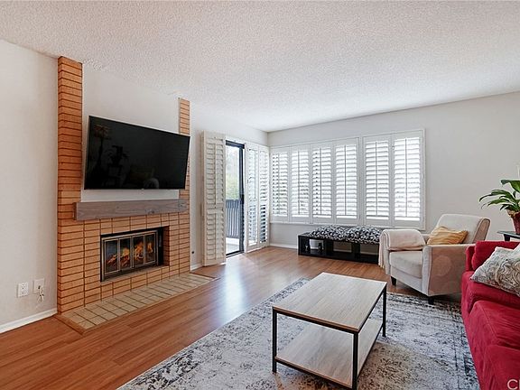 5th image of 2510 E Willow St Unit 202