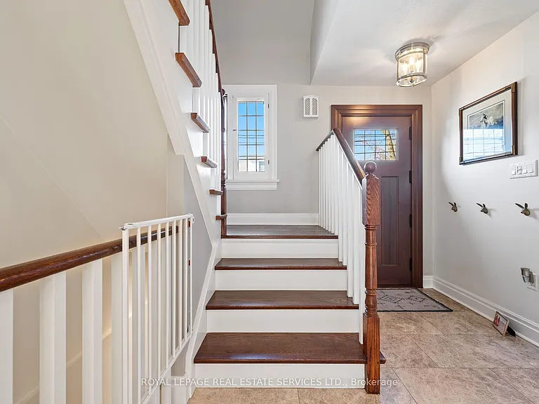 60 Thompson Ave — Photo 19