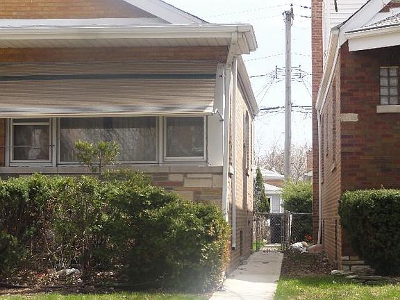 2nd image of 7119 S Sawyer Ave