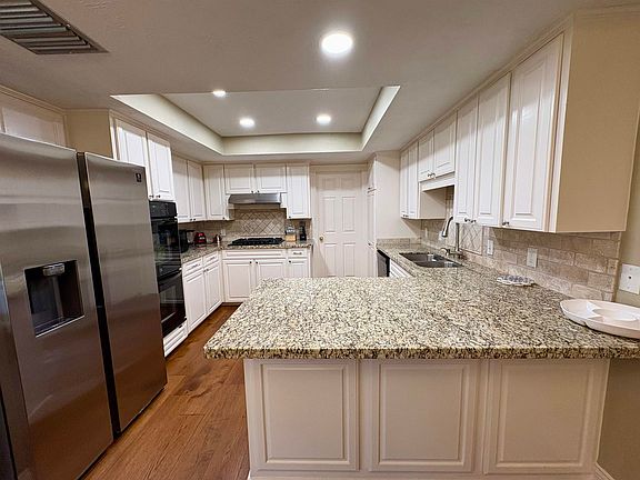 2nd image of 3525 Lois Ln