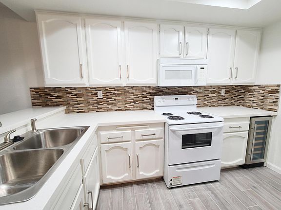 2nd image of 7210 Apricot Dr