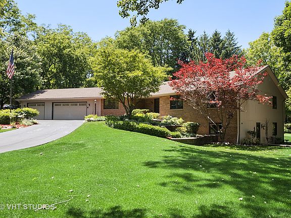 2nd image of 3914 Eaton Dr