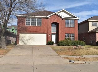 2828 N Hampton Dr, Grand Prairie, TX 75052