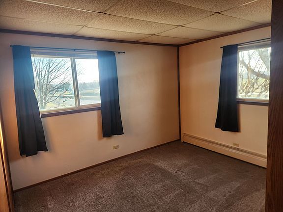 2nd image of 616 W Washington St #18056963