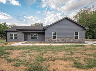 319 E 4th St, Solomon, KS 67480