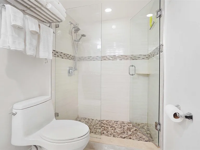 3430 Galt Ocean Dr #304 — Photo 27