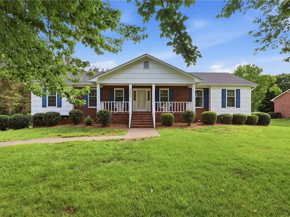 6905 Crandall Ct, Clemmons, NC 27012