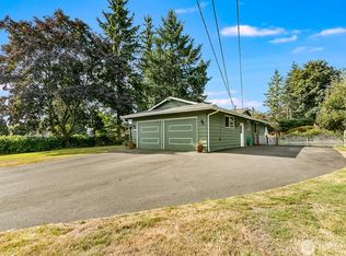 17410 Clover Rd, Bothell, WA 98012