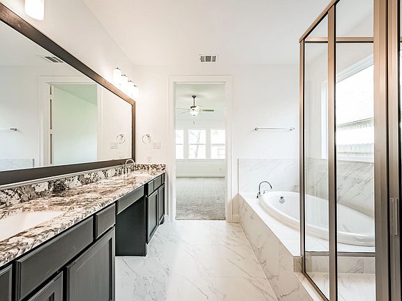 Homesite 1314 primary bath