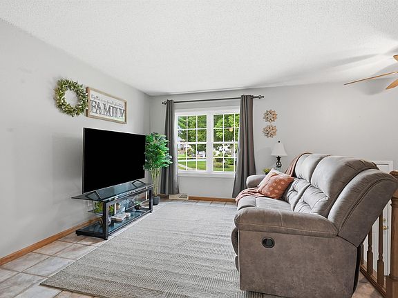 5th image of 3594 Keymeer Dr