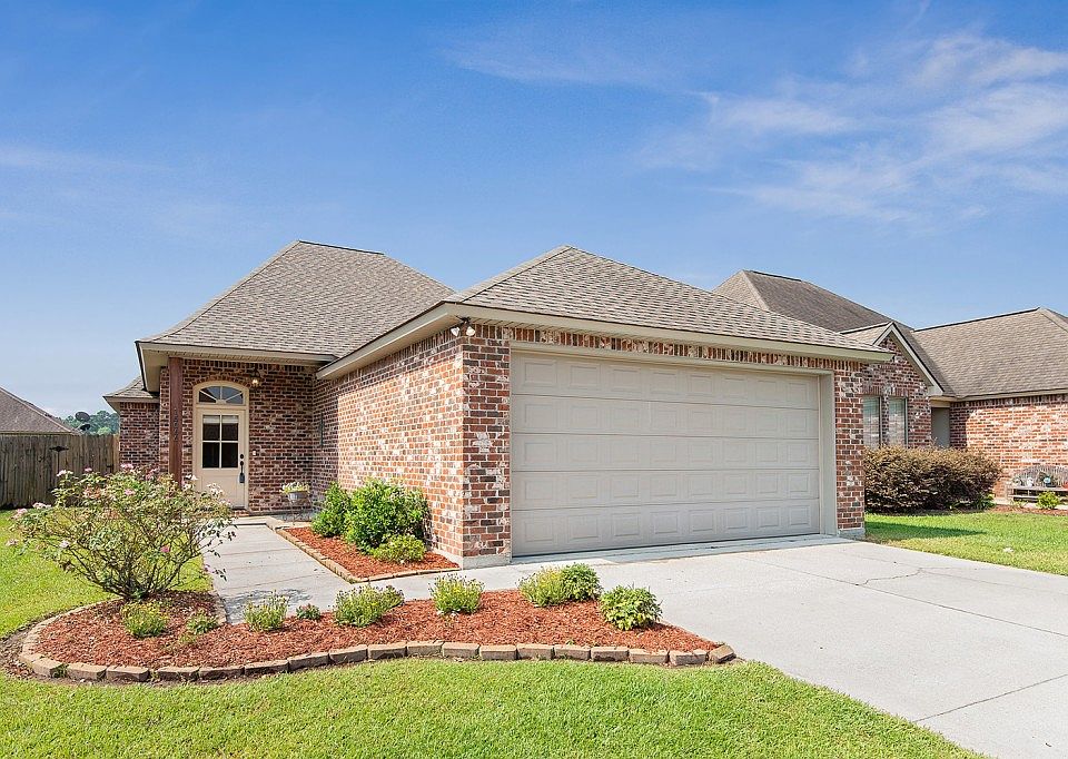 1st image of 15064 Coldwater Dr