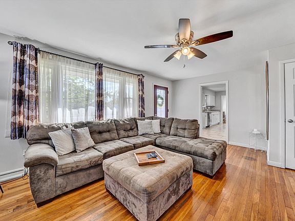 4th image of 4731 Peach Tree Dr NW
