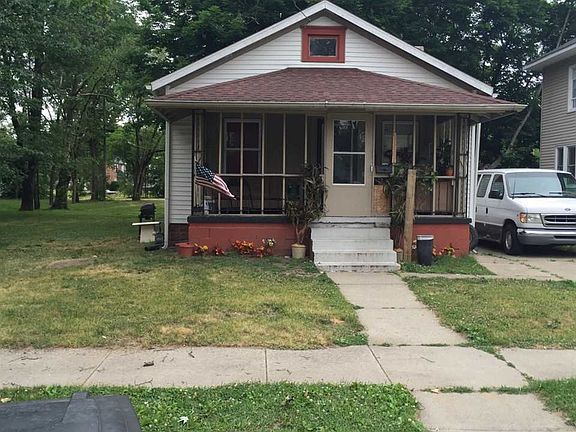 3rd image of 1022 W Blaine Ave