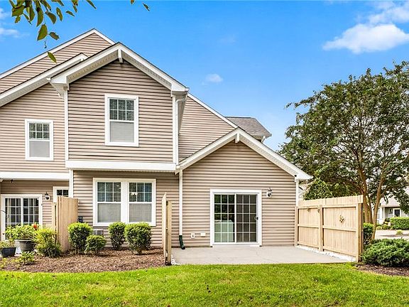 2nd image of 949 Vineyard Pl