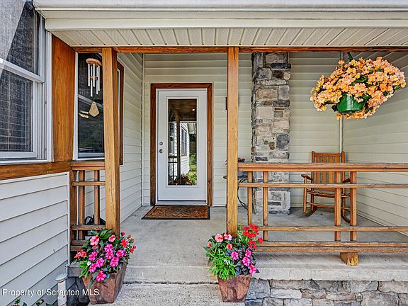 3rd image of 525 Simrell Rd