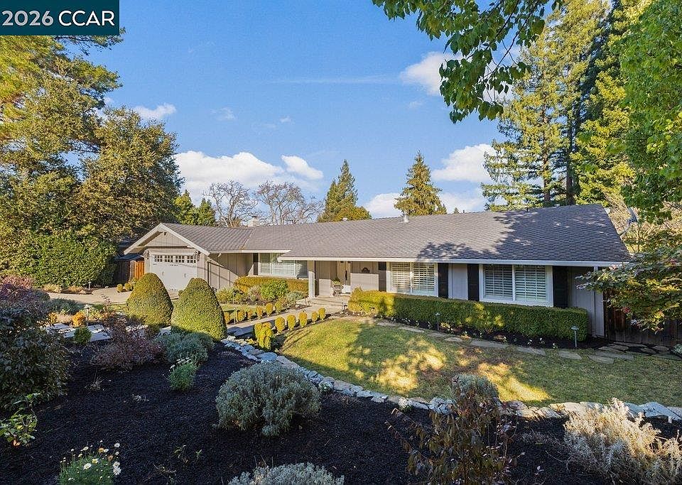 1st image of 586 Bradford Pl