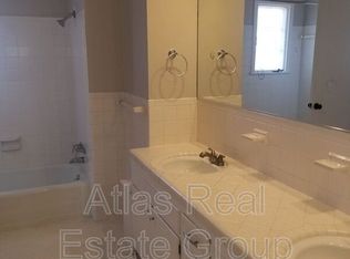 8810 W 105th Ter, Overland Park, KS 66212