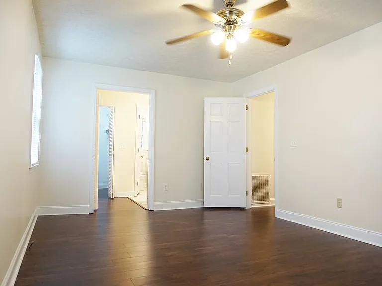 318 Foxhall Ct — Photo 21