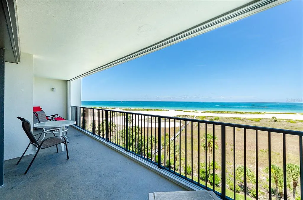 2 bed, 2.0 bath, 1265 sqft, $4,500 — Photo 2