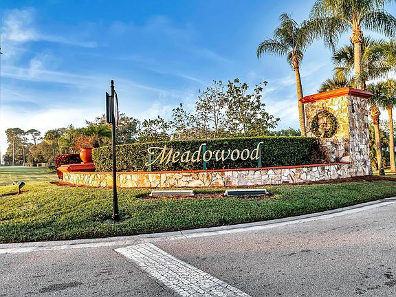 2nd image of 9450 Meadowood Drive #101