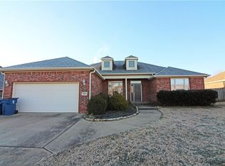 2203 SW Juniper Ave, Bentonville, AR 72712