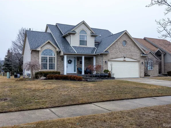1983 Sprucewood Dr, Sterling Heights, MI 48310