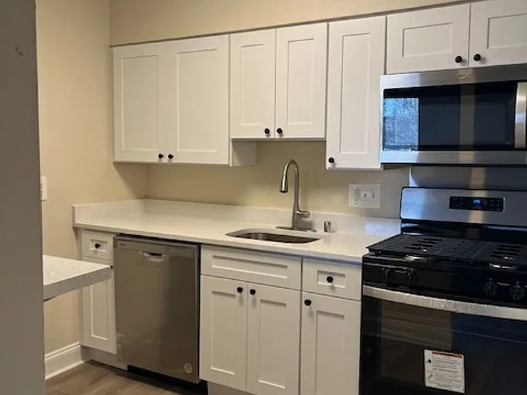 Woods Edge Apartments — Photo 38