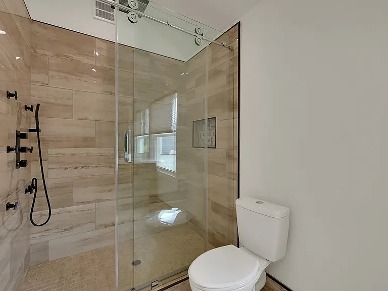 203 Tennessee Ln — Photo 23