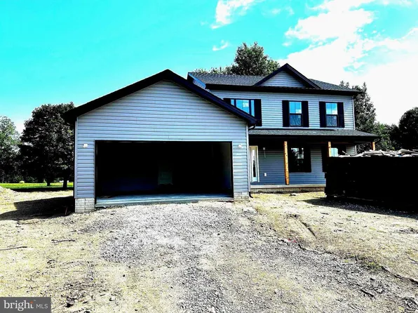 211 Hollis Dr, Gerrardstown, WV 25420