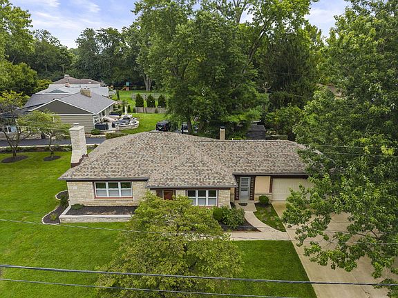 2nd image of 285 Beverly Pl