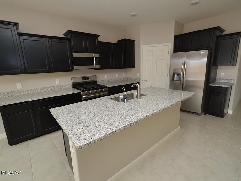 12175 E Metz Dr — Photo 3