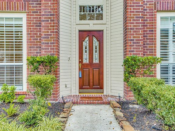 3rd image of 7602 Erinwood Dr