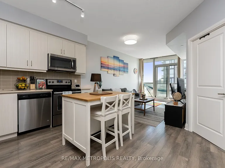 15 Zorra St #503 — Photo 1