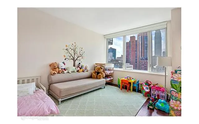 Rented by Douglas Elliman | media 20