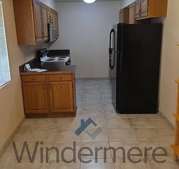 763 1/2 Village Way — Photo 8