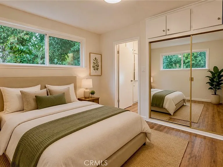 825 Green St — Photo 12