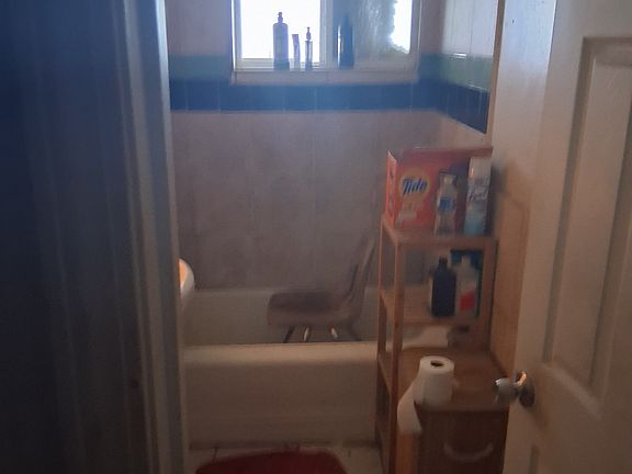 4th image of 2605 Potomac Ave #5
