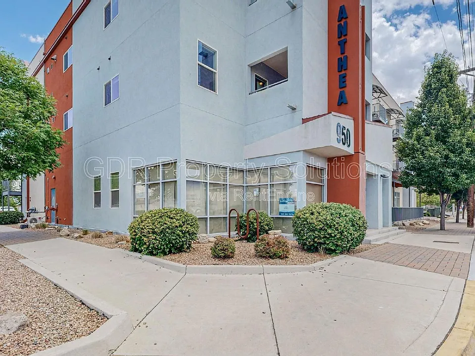 950 4th St NW #304