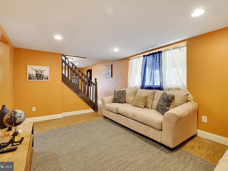 163 Cambridge Ct — Photo 48
