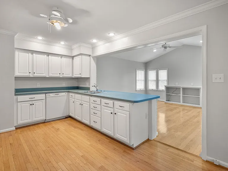 812 Beechwood Rd — Photo 11
