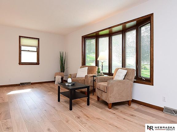 4th image of 9342 Krug Ave