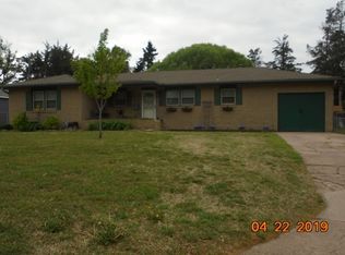 1800 E Woodland Rd, Ponca City, OK 74604