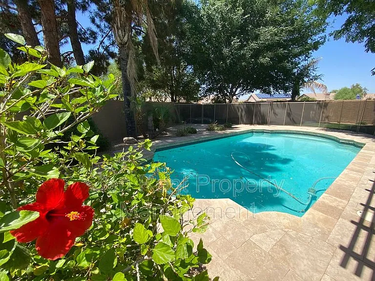 426 S Burk St — Photo 33