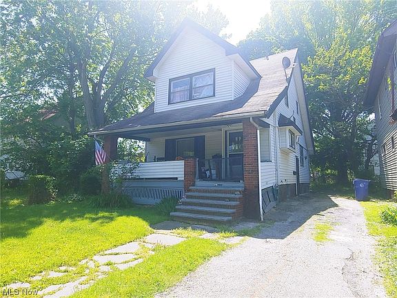 2nd image of 12430 Castlewood Ave