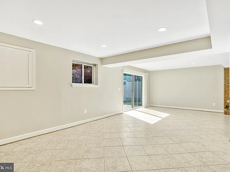 5021 Fleming Dr — Photo 48
