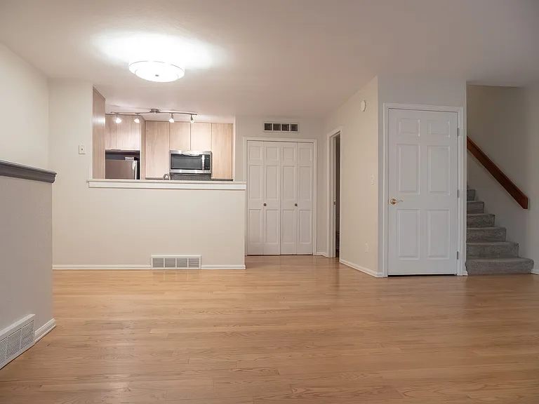 5066 Buckingham Rd — Photo 3