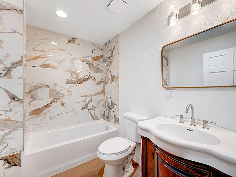 2916 W Oakey Blvd — Photo 16