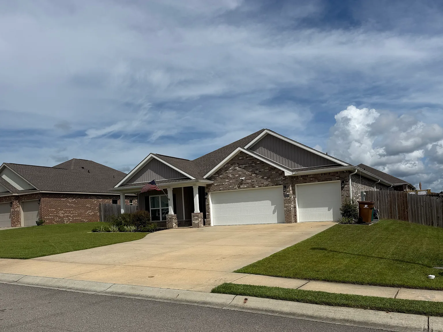 4 bed, 2304 sqft, $2,800 — Photo 3