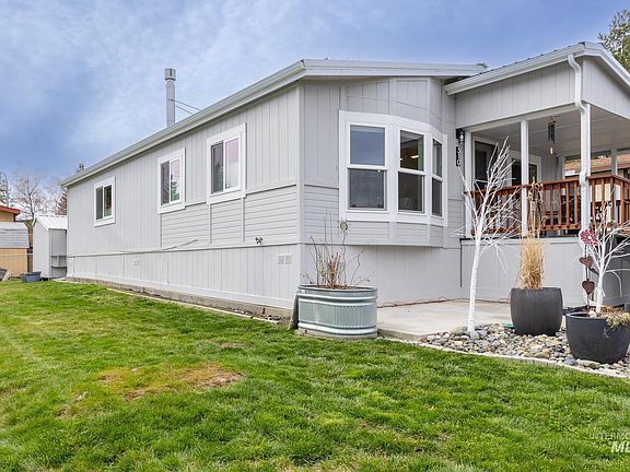 2nd image of 411 N Almon #310